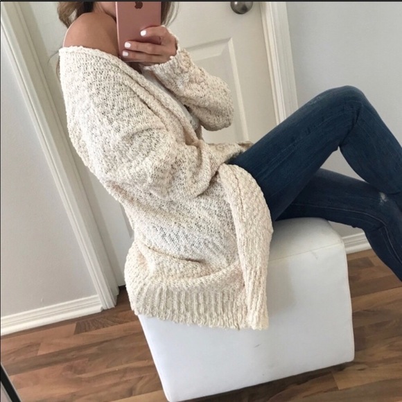@mrsalliexo Sweaters - 🔄RePosh🔄So-soft cream cardigan